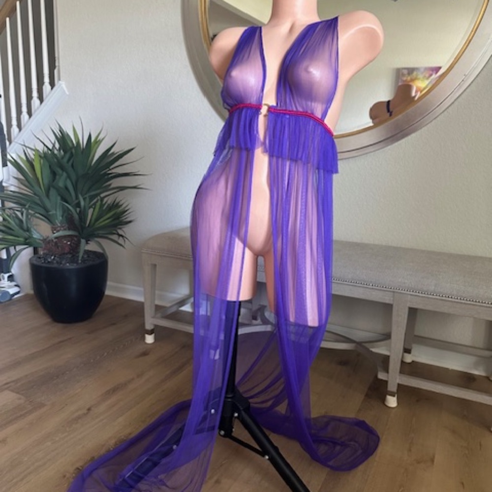 RARE mimi holiday Damaris SIN QUA NON  MEDIUM PURPLE 100% silk  NWOT